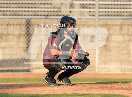 Thumbnail 1 in Maryknoll vs La Salle photogallery.