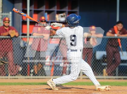 Thumbnail 2 in Maryknoll vs La Salle photogallery.
