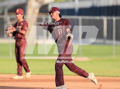 Thumbnail 1 in Maryknoll vs La Salle photogallery.