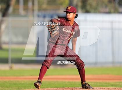 Thumbnail 2 in Maryknoll vs La Salle photogallery.