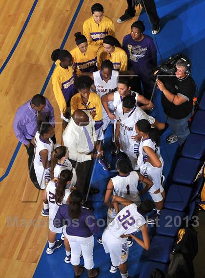 Thumbnail 3 in Ridgeview vs. Lynwood (CIF SoCal Regional D1 Final) photogallery.