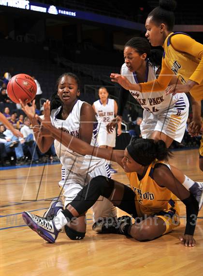 Thumbnail 3 in Ridgeview vs. Lynwood (CIF SoCal Regional D1 Final) photogallery.