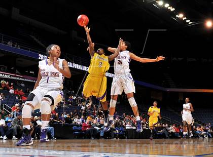 Thumbnail 2 in Ridgeview vs. Lynwood (CIF SoCal Regional D1 Final) photogallery.