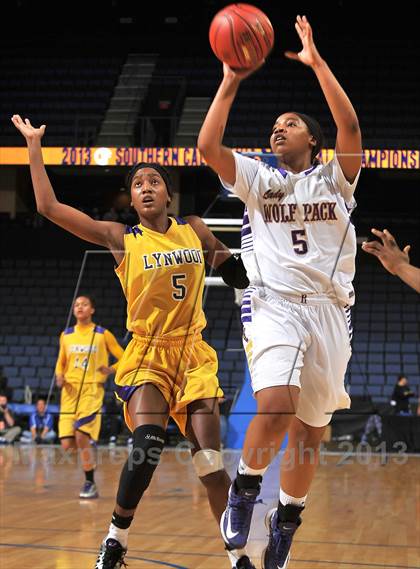 Thumbnail 2 in Ridgeview vs. Lynwood (CIF SoCal Regional D1 Final) photogallery.