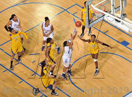 Thumbnail 2 in Ridgeview vs. Lynwood (CIF SoCal Regional D1 Final) photogallery.