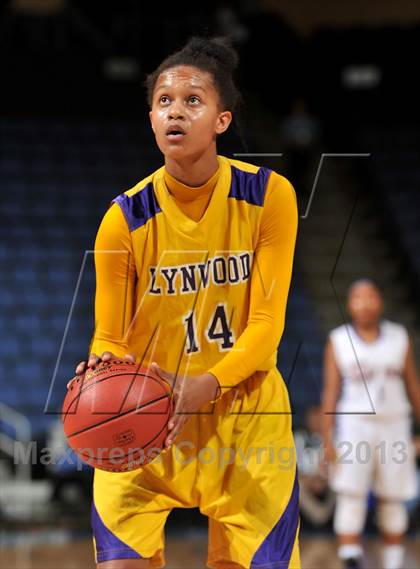 Thumbnail 2 in Ridgeview vs. Lynwood (CIF SoCal Regional D1 Final) photogallery.