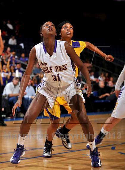 Thumbnail 1 in Ridgeview vs. Lynwood (CIF SoCal Regional D1 Final) photogallery.