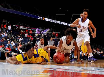 Thumbnail 1 in Ridgeview vs. Lynwood (CIF SoCal Regional D1 Final) photogallery.