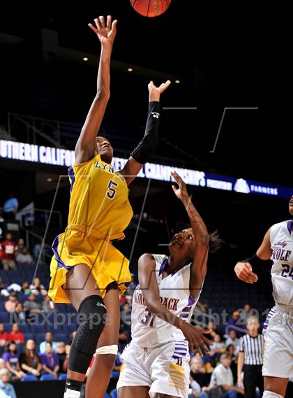 Thumbnail 1 in Ridgeview vs. Lynwood (CIF SoCal Regional D1 Final) photogallery.