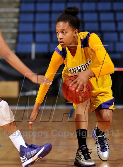 Thumbnail 2 in Ridgeview vs. Lynwood (CIF SoCal Regional D1 Final) photogallery.
