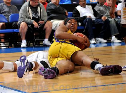 Thumbnail 1 in Ridgeview vs. Lynwood (CIF SoCal Regional D1 Final) photogallery.