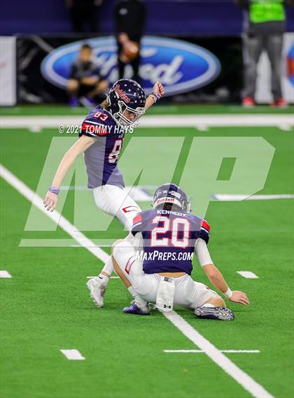 Thumbnail 3 in Cedar Park vs. Ryan (UIL 5A Division I Final) photogallery.
