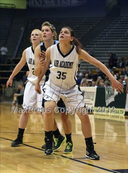 Thumbnail 2 in Air Academy vs. Pueblo West (CHSAA 4A Semifinal) photogallery.