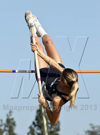 Thumbnail 2 in Arcadia Invitational (Womens Field Events) photogallery.