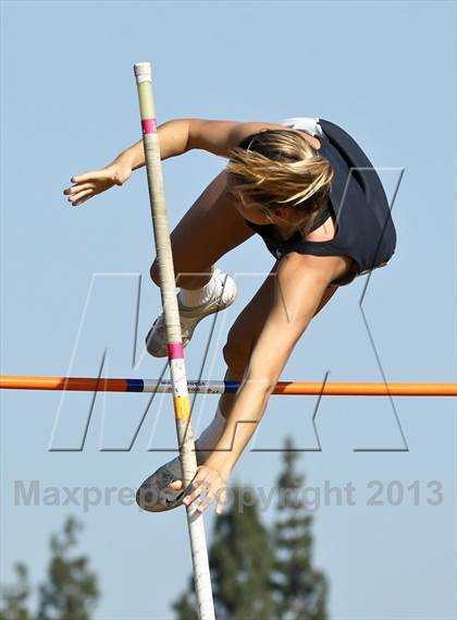 Thumbnail 2 in Arcadia Invitational (Womens Field Events) photogallery.