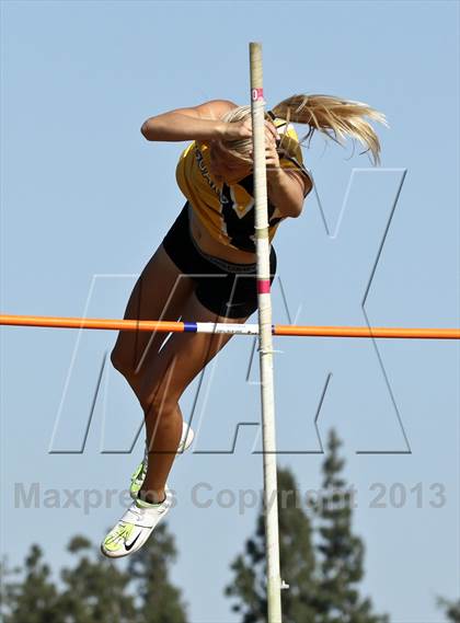 Thumbnail 1 in Arcadia Invitational (Womens Field Events) photogallery.