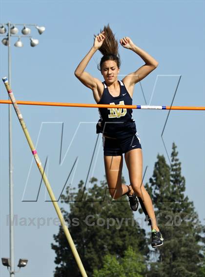 Thumbnail 3 in Arcadia Invitational (Womens Field Events) photogallery.