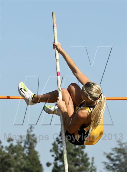 Thumbnail 1 in Arcadia Invitational (Womens Field Events) photogallery.