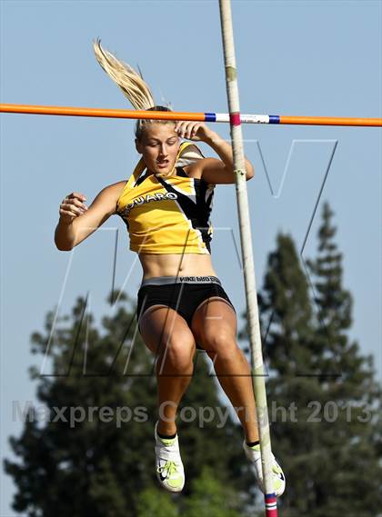Thumbnail 1 in Arcadia Invitational (Womens Field Events) photogallery.