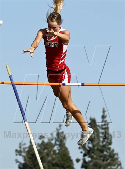 Thumbnail 3 in Arcadia Invitational (Womens Field Events) photogallery.
