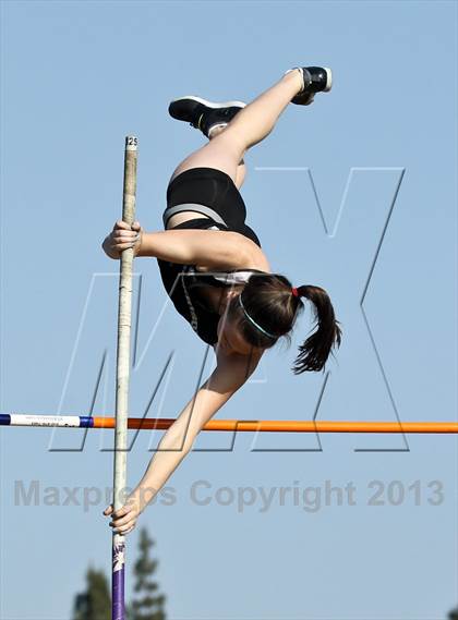 Thumbnail 2 in Arcadia Invitational (Womens Field Events) photogallery.