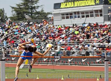 Thumbnail 2 in Arcadia Invitational (Womens Field Events) photogallery.