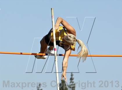 Thumbnail 2 in Arcadia Invitational (Womens Field Events) photogallery.