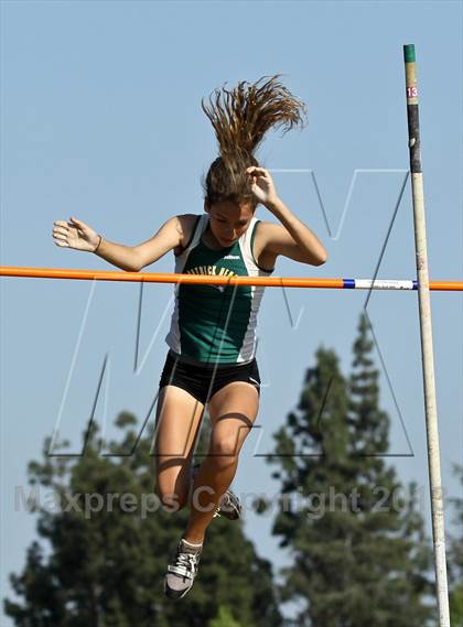 Thumbnail 2 in Arcadia Invitational (Womens Field Events) photogallery.