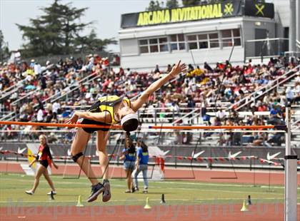 Thumbnail 2 in Arcadia Invitational (Womens Field Events) photogallery.