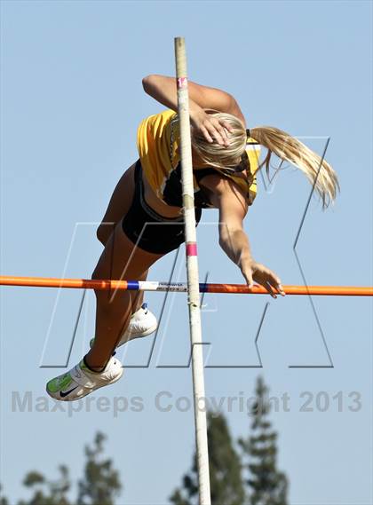 Thumbnail 3 in Arcadia Invitational (Womens Field Events) photogallery.