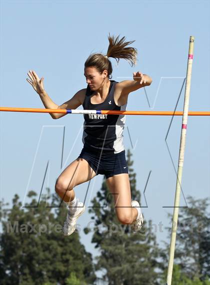 Thumbnail 2 in Arcadia Invitational (Womens Field Events) photogallery.