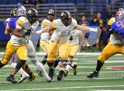 Thumbnail 3 in Brennan vs Westlake (UIL 6A Area Playoff) photogallery.