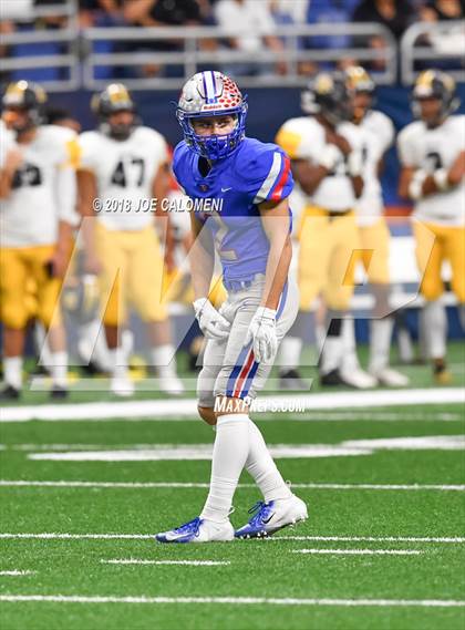 Thumbnail 2 in Brennan vs Westlake (UIL 6A Area Playoff) photogallery.