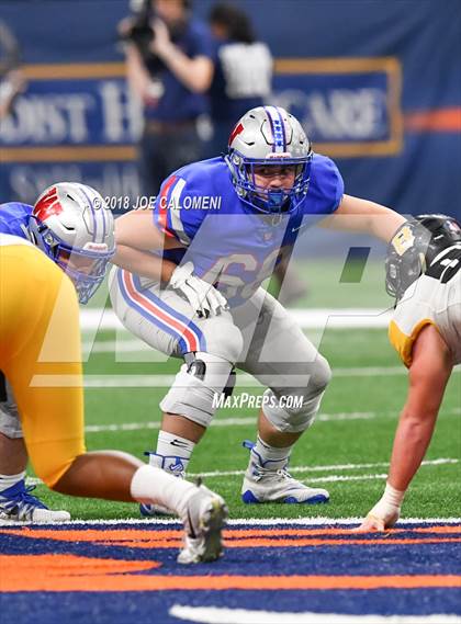 Thumbnail 3 in Brennan vs Westlake (UIL 6A Area Playoff) photogallery.