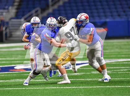 Thumbnail 3 in Brennan vs Westlake (UIL 6A Area Playoff) photogallery.