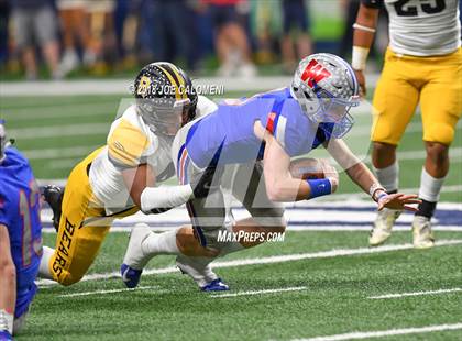 Thumbnail 2 in Brennan vs Westlake (UIL 6A Area Playoff) photogallery.