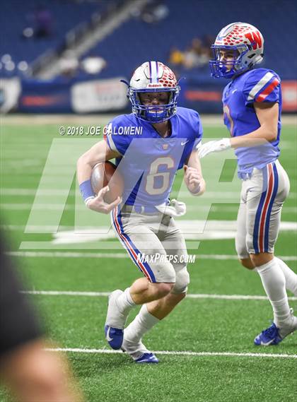Thumbnail 3 in Brennan vs Westlake (UIL 6A Area Playoff) photogallery.