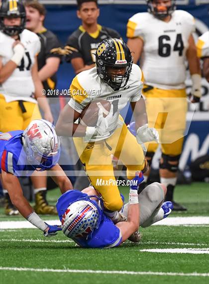 Thumbnail 3 in Brennan vs Westlake (UIL 6A Area Playoff) photogallery.