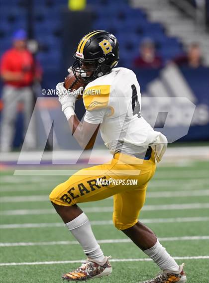 Thumbnail 3 in Brennan vs Westlake (UIL 6A Area Playoff) photogallery.
