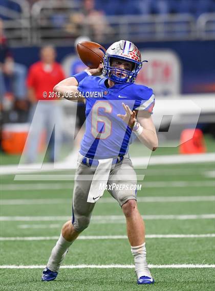 Thumbnail 3 in Brennan vs Westlake (UIL 6A Area Playoff) photogallery.