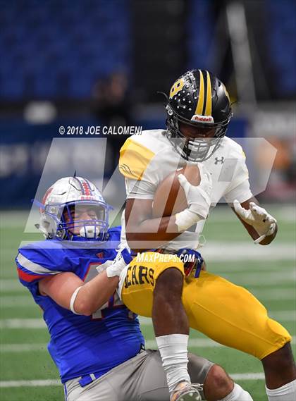 Thumbnail 3 in Brennan vs Westlake (UIL 6A Area Playoff) photogallery.