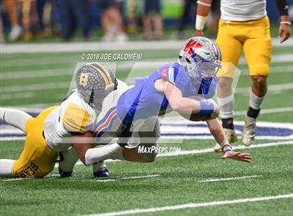 Thumbnail 3 in Brennan vs Westlake (UIL 6A Area Playoff) photogallery.