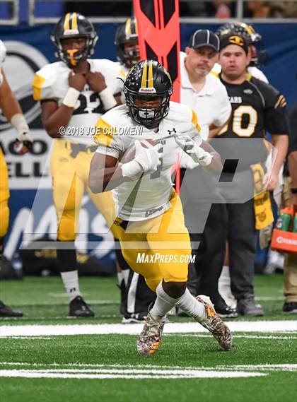 Thumbnail 1 in Brennan vs Westlake (UIL 6A Area Playoff) photogallery.