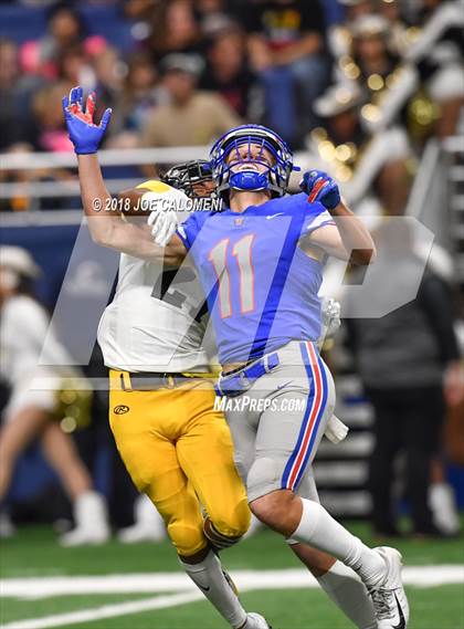 Thumbnail 3 in Brennan vs Westlake (UIL 6A Area Playoff) photogallery.