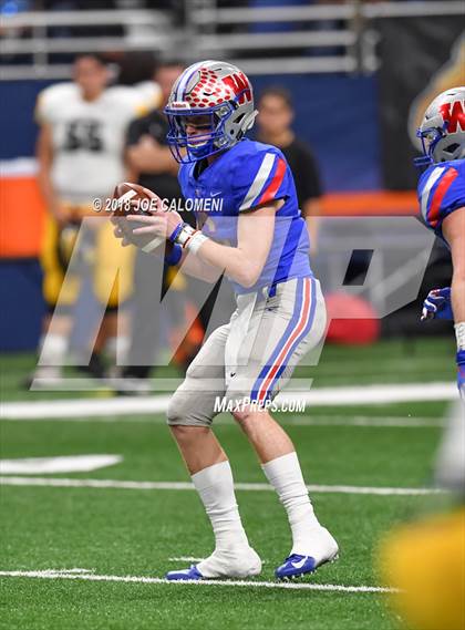 Thumbnail 1 in Brennan vs Westlake (UIL 6A Area Playoff) photogallery.