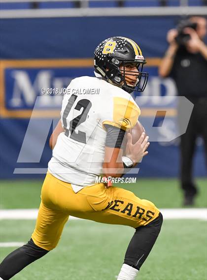 Thumbnail 3 in Brennan vs Westlake (UIL 6A Area Playoff) photogallery.