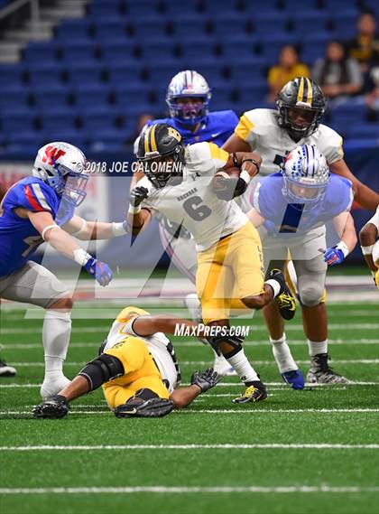 Thumbnail 3 in Brennan vs Westlake (UIL 6A Area Playoff) photogallery.