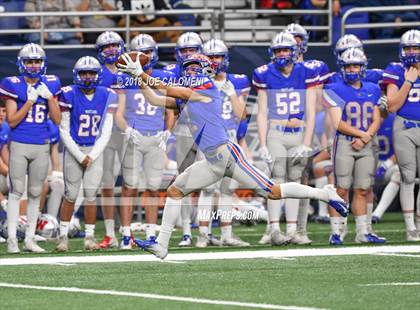 Thumbnail 1 in Brennan vs Westlake (UIL 6A Area Playoff) photogallery.