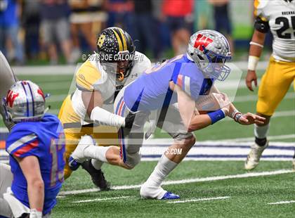 Thumbnail 1 in Brennan vs Westlake (UIL 6A Area Playoff) photogallery.