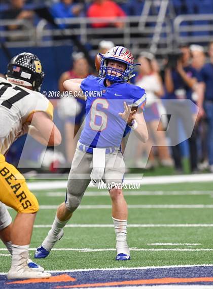 Thumbnail 2 in Brennan vs Westlake (UIL 6A Area Playoff) photogallery.
